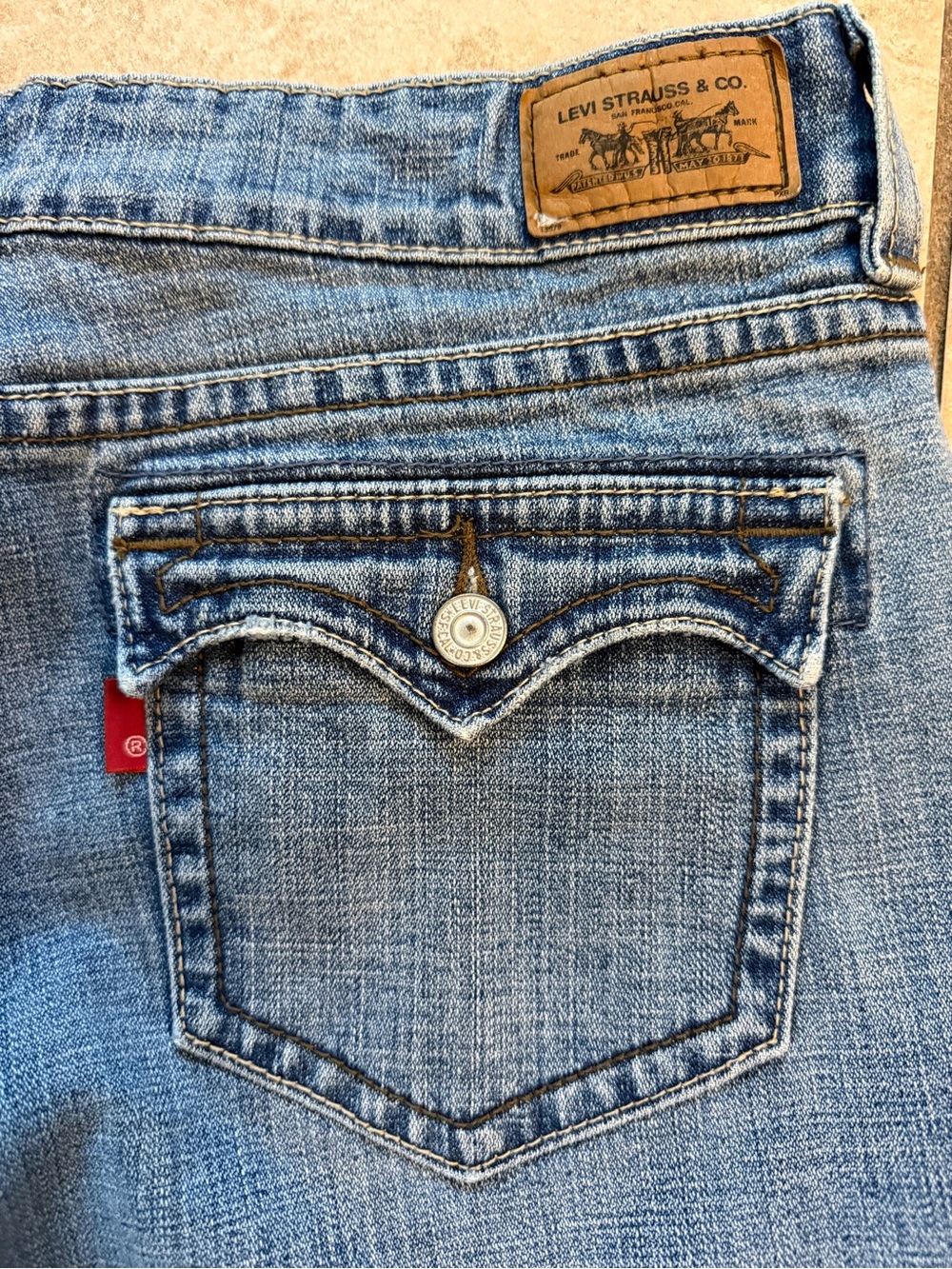 Levi's 515 Women's Stone Wash Flair Leg Jeans Branded Back Pocket size 16 Petite